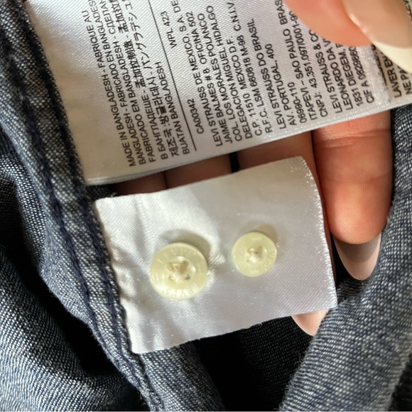 Levi’s Jean shirt - Picture 4 of 7